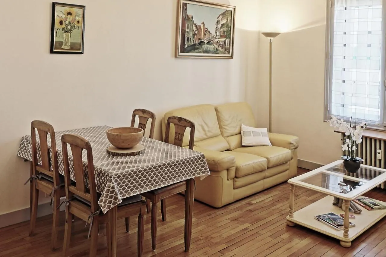 Le Family Lodge 2 Chambres 4 Personnes Classe 3 Etoiles Annecy