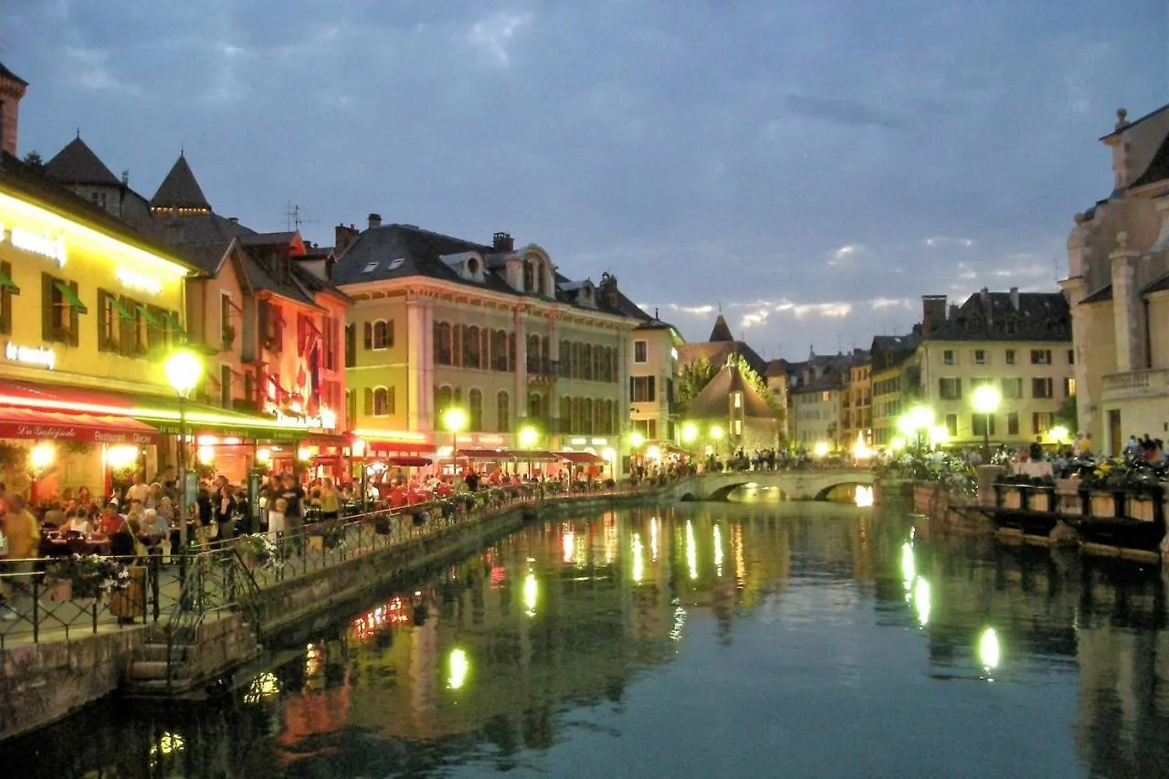 Le Family Lodge 2 Chambres 4 Personnes Classe 3 Etoiles Annecy 0*,