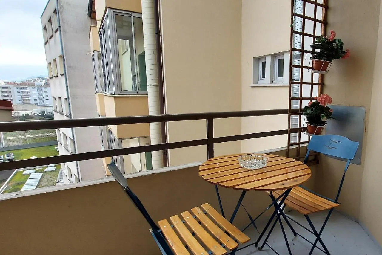 Le Family Lodge 2 Chambres 4 Personnes Classe 3 Etoiles Annecy Apartment